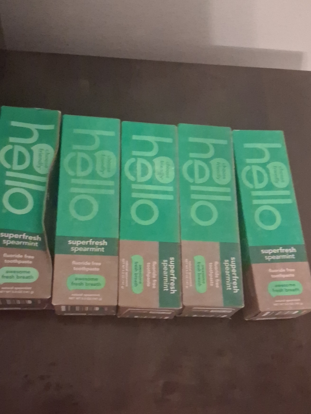 5 bn HELLO SUPERFRESH SPEARMINT TOOTHPASTE